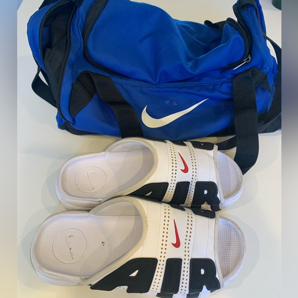 Nike slides and Nike shoe bag!